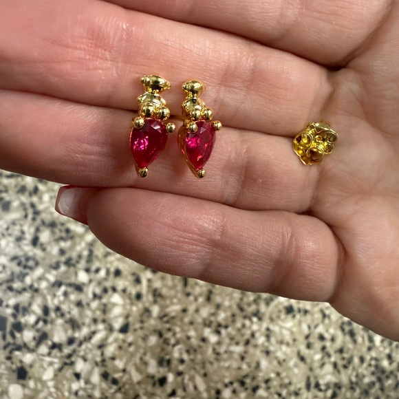 plating over silver bear motif Earrings with laboratory-grown bold - Picture 4 of 5